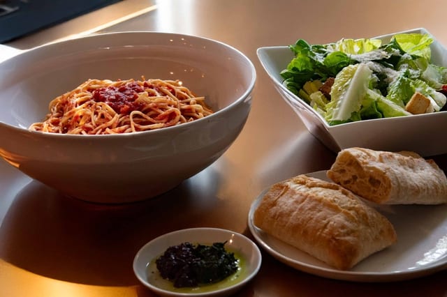 Bundle Linguine & Marinara for 4.